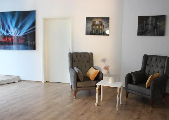 Hr Rooms